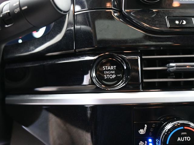 Used 2025 Nissan Pathfinder Platinum image 17