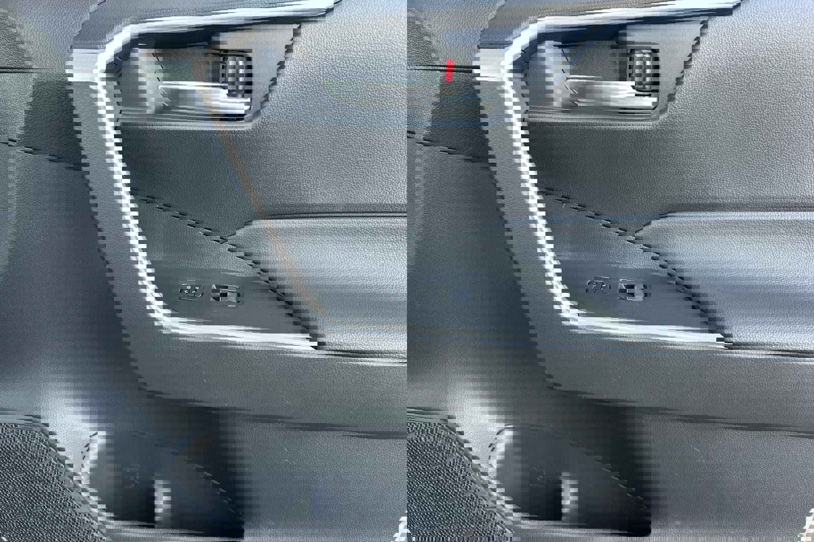 New 2025 Toyota RAV4 XLE image 21