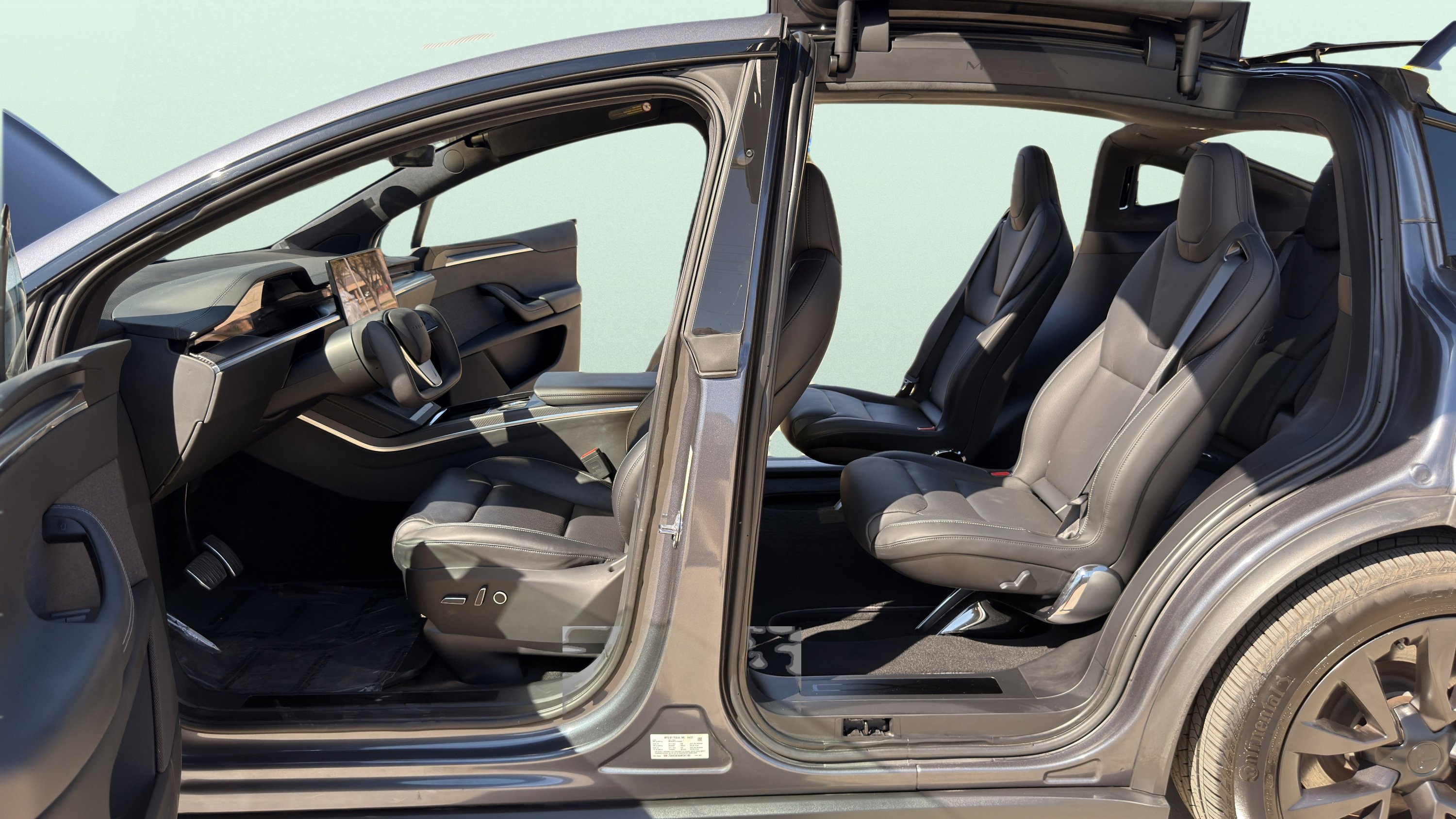 Used 2022 Tesla Model X Plaid image 12