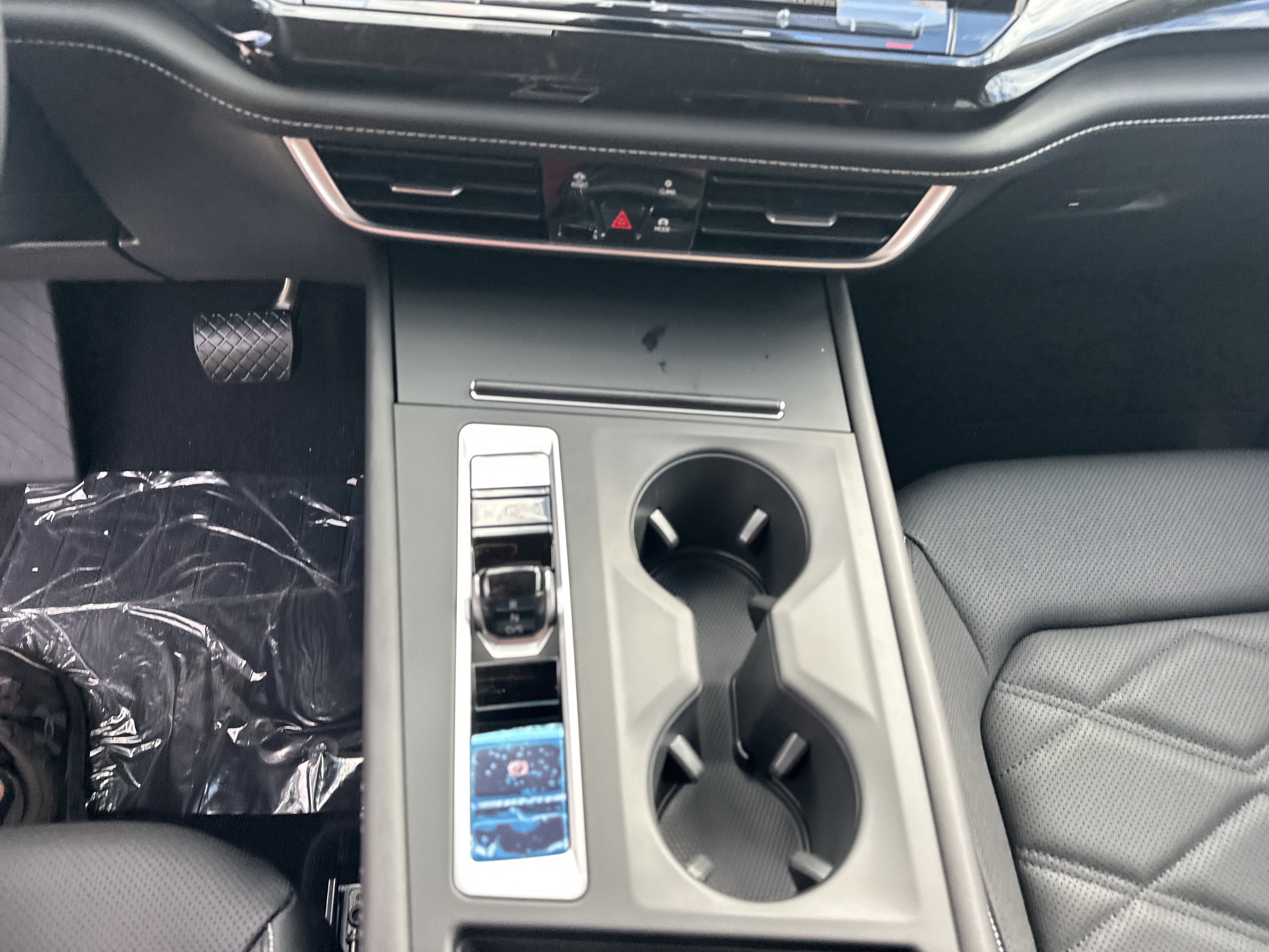 New 2026 Volkswagen Atlas SE image 18