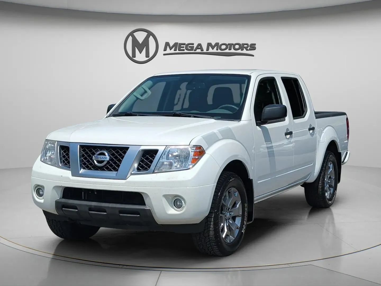 Used 2020 Nissan Frontier SV AWD/4WD image 1