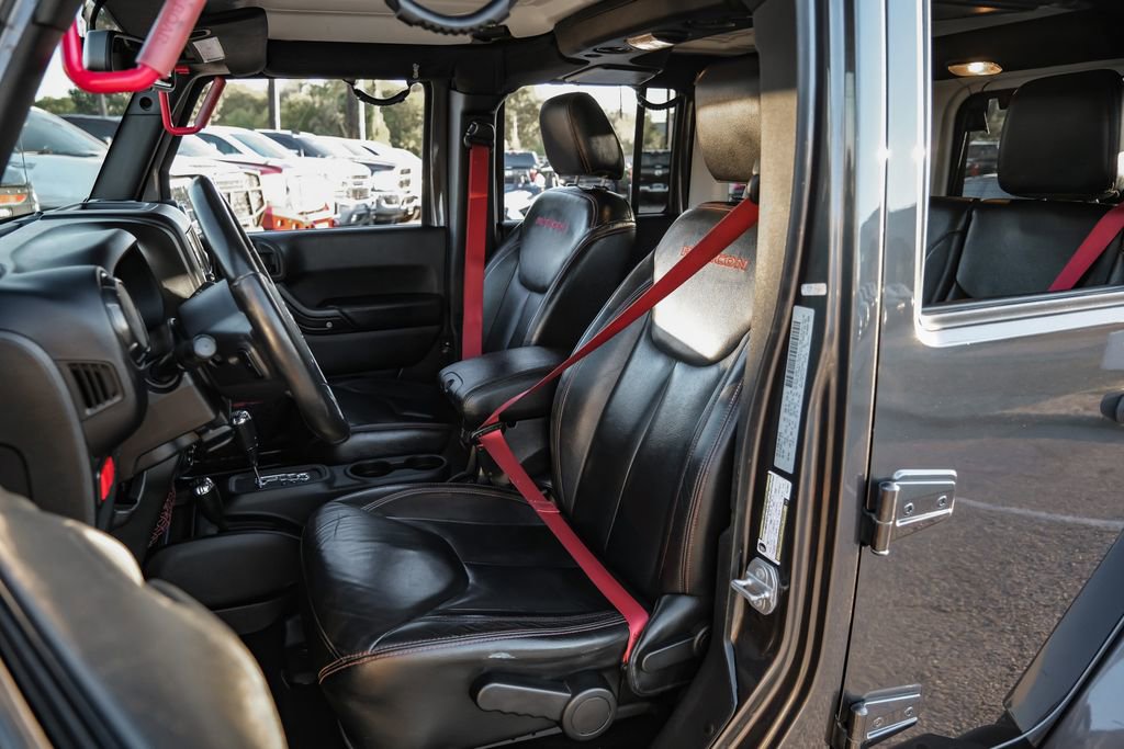 Used 2017 Jeep Wrangler Unlimited Rubicon image 30