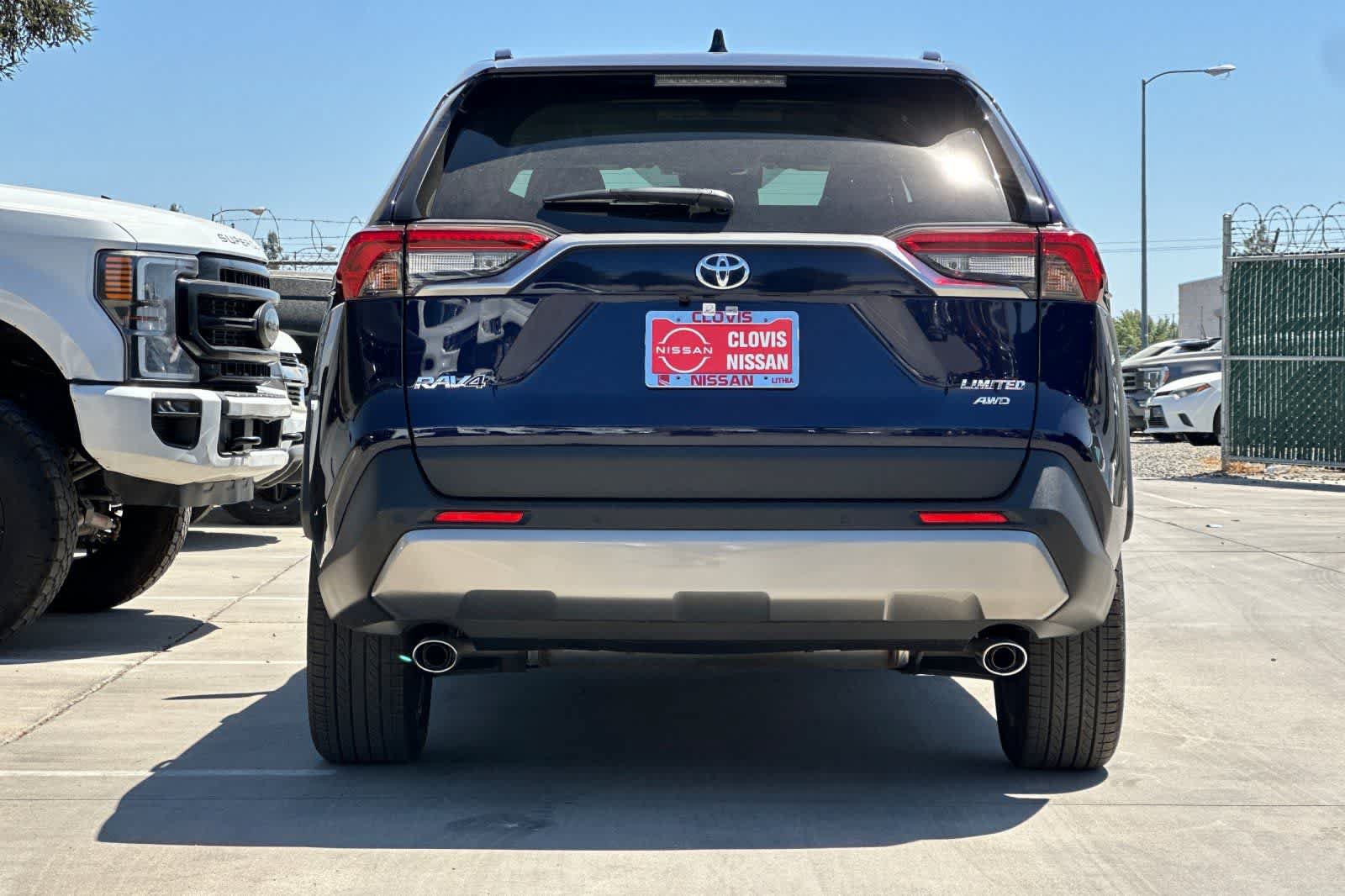 Used 2022 Toyota RAV4 Limited AWD/4WD image 8