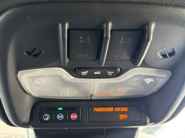 Used 2025 GMC Canyon Denali AWD/4WD image 26