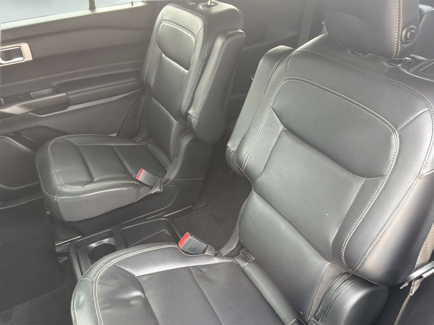 Used 2020 Ford Explorer XLT w/ Equipment Group 202A image 12