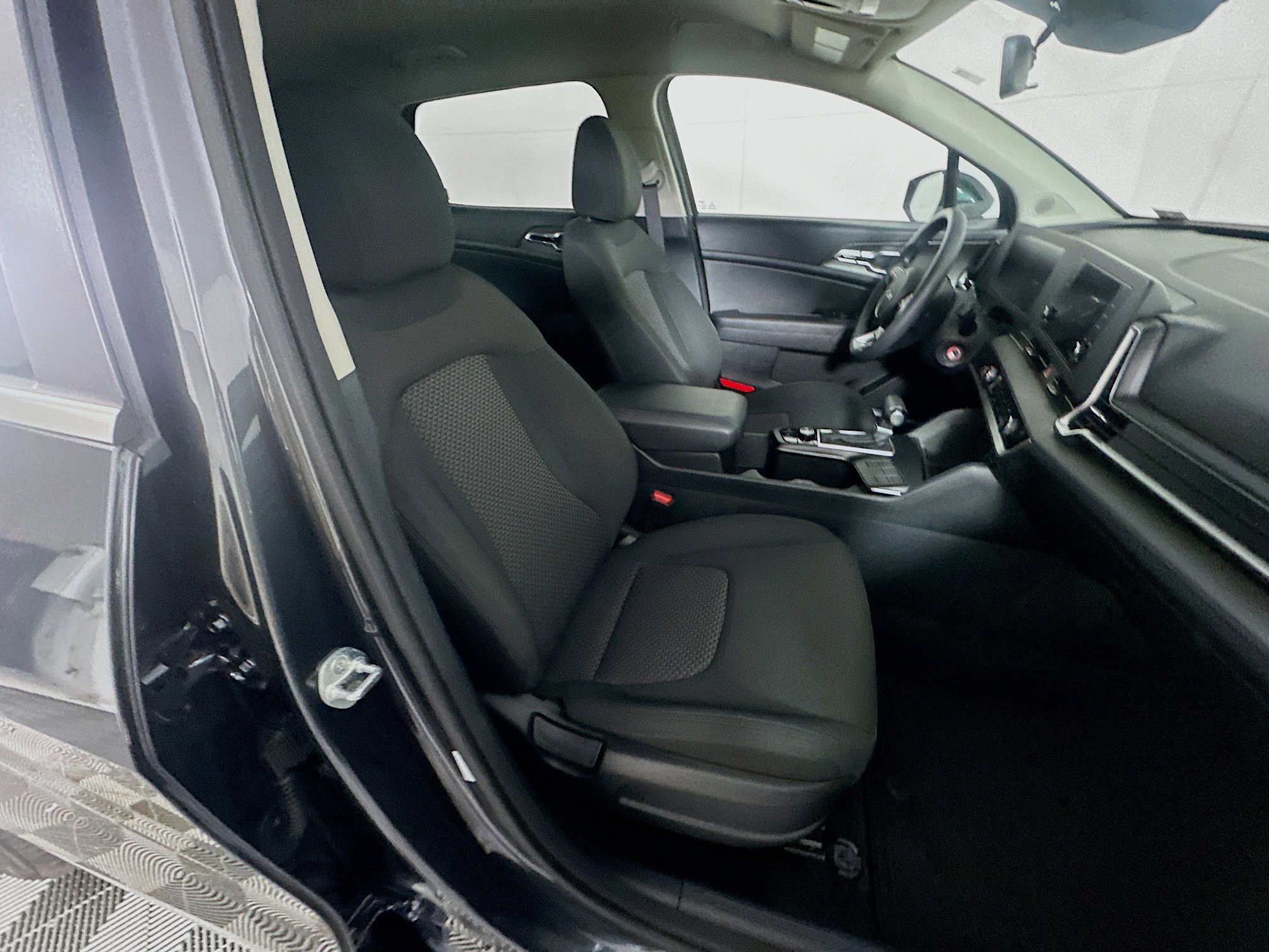 Used 2024 Kia Sportage LX image 29