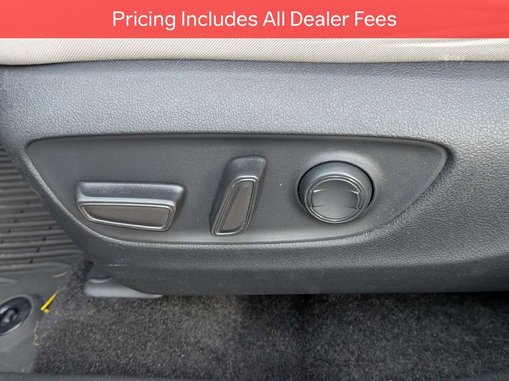 Certified 2025 Toyota RAV4 XLE w/ Convenience Package FWD image 21
