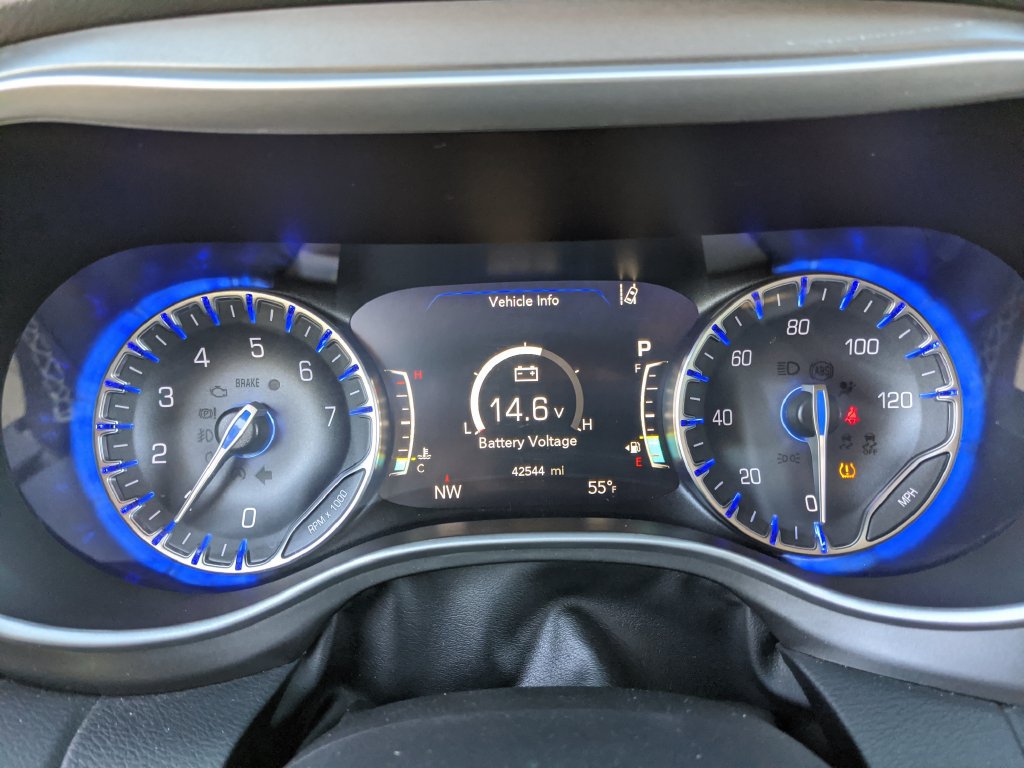 Used 2021 Chrysler Pacifica Touring-L FWD image 11