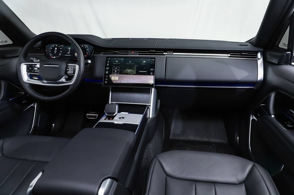 Used 2025 Land Rover Range Rover SE AWD/4WD image 8