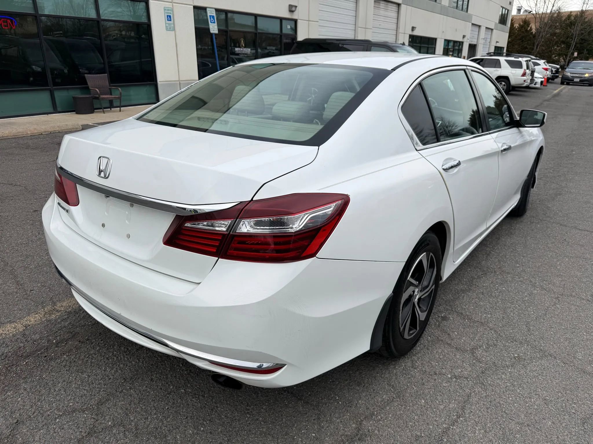 Used 2017 Honda Accord LX image 4