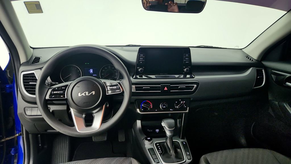 Used 2023 Kia Seltos LX image 23