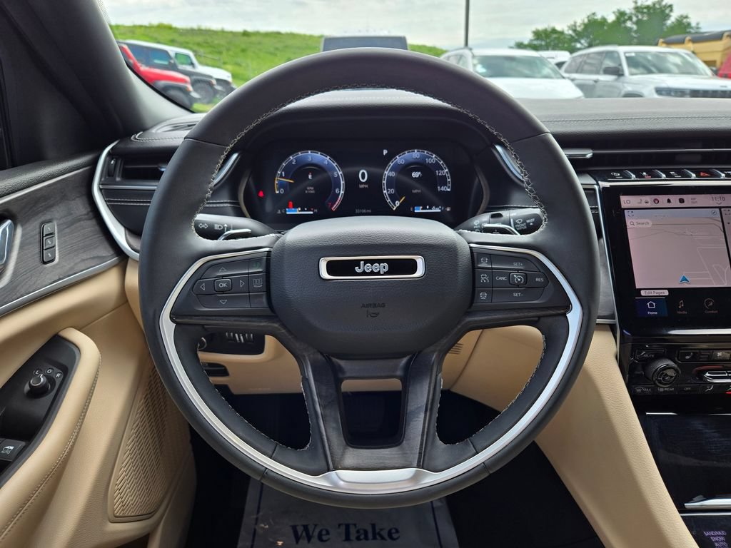 Used 2024 Jeep Grand Cherokee Limited w/ Luxury Tech Group II AWD/4WD image 21