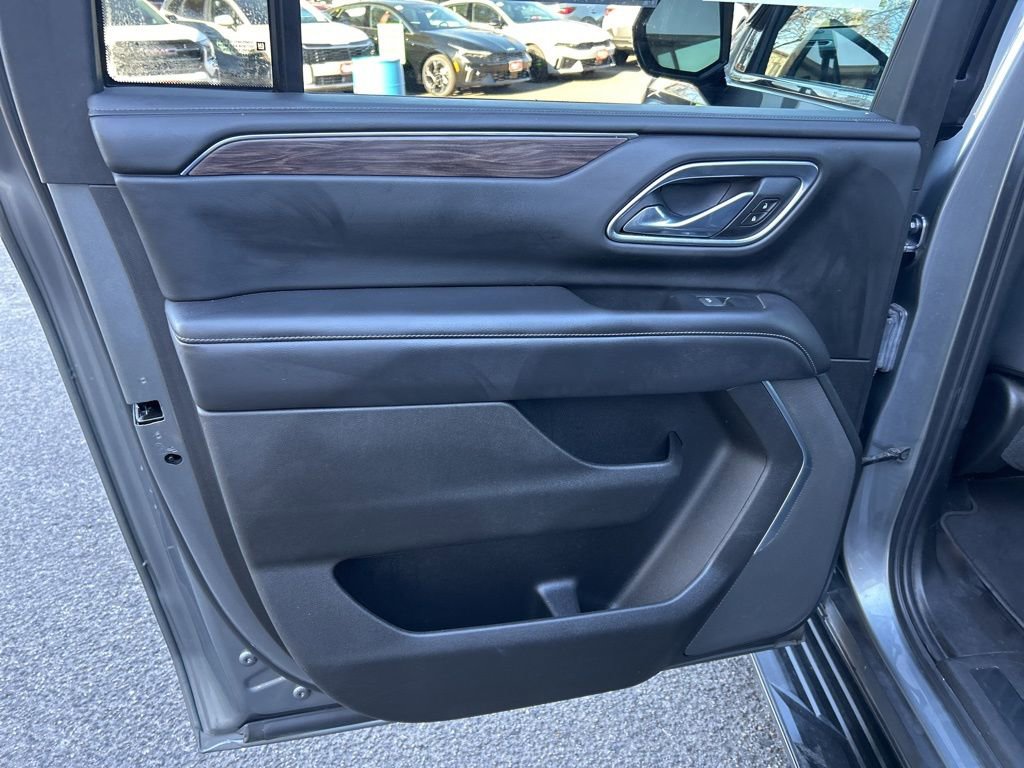 Used 2021 Chevrolet Suburban LS image 19