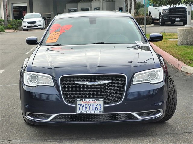 Used 2017 Chrysler 300 Limited image 3