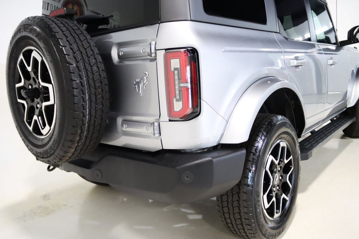 Used 2023 Ford Bronco Outer Banks AWD/4WD image 12