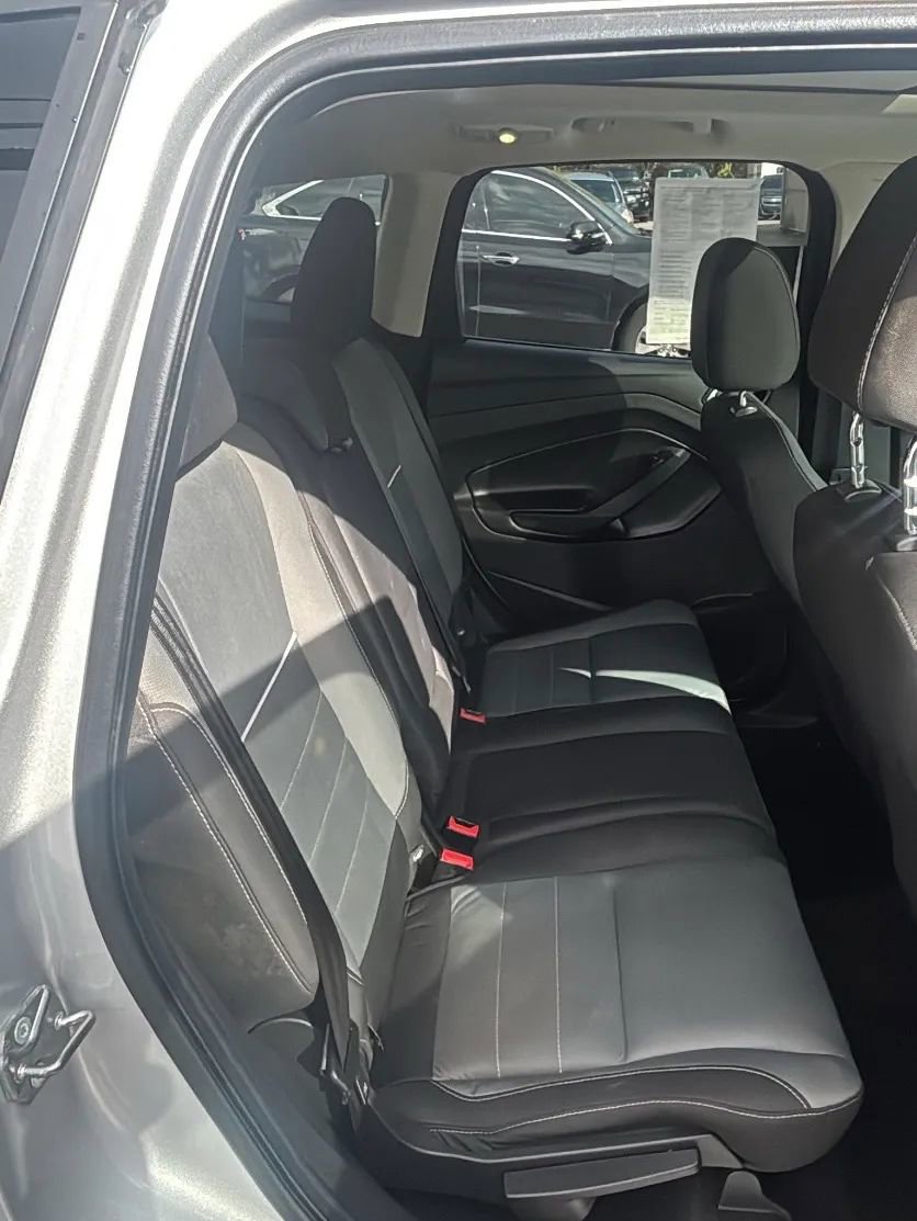 Used 2015 Ford Escape SE image 6
