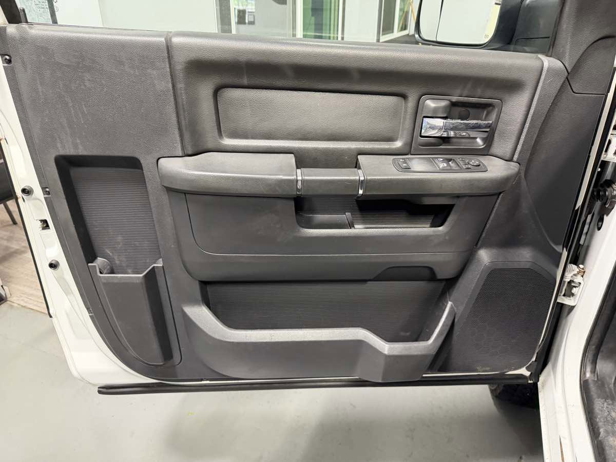 Used 2012 RAM 3500 ST w/ Chrome Appearance Group AWD/4WD image 13