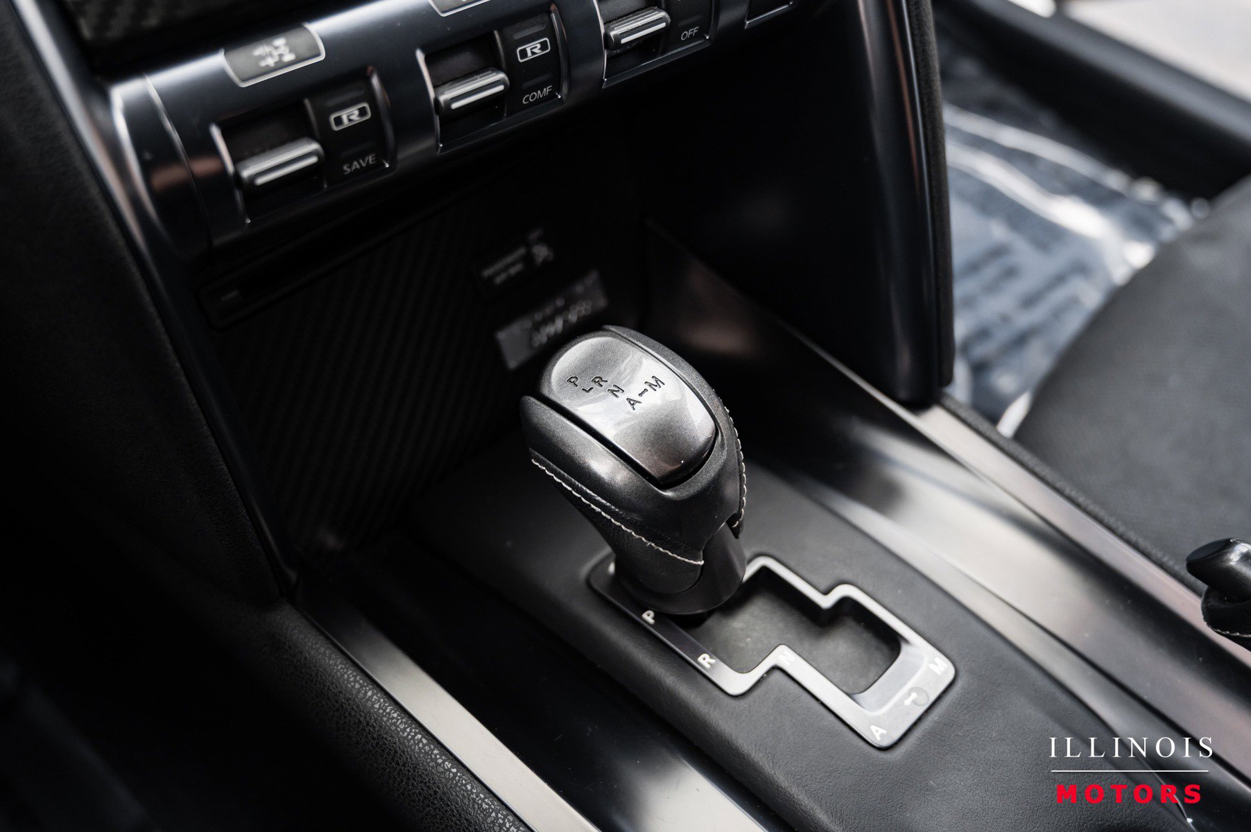 Used 2014 Nissan GT-R Premium image 30