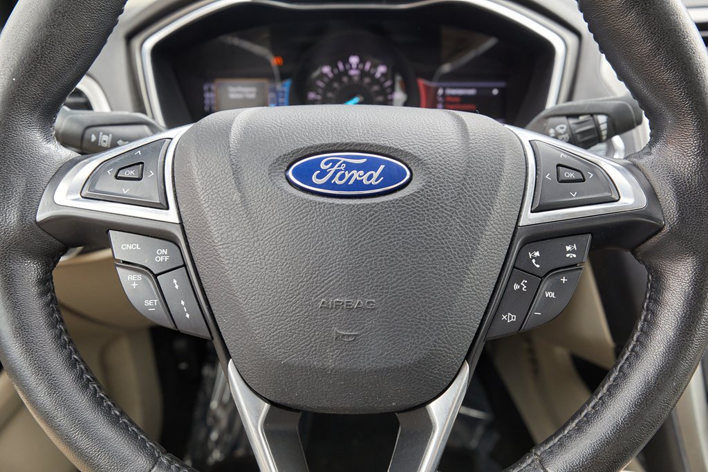 Used 2017 Ford Fusion Energi SE FWD image 19
