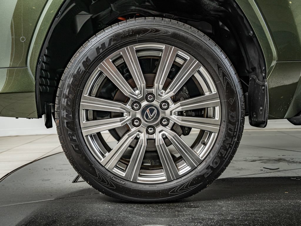 Used 2025 Lexus LX 700h Ultra Luxury AWD/4WD image 10