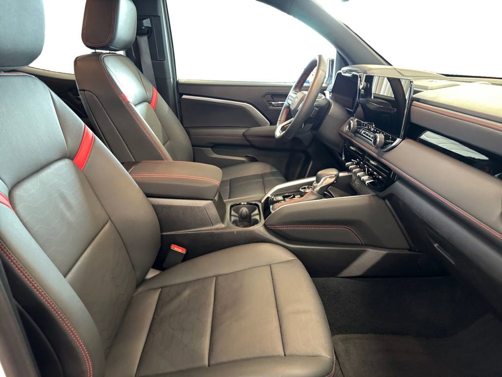 Used 2025 Chevrolet Colorado Z71 w/ Technology Package image 17