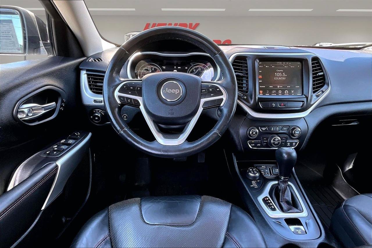 Used 2018 Jeep Cherokee Trailhawk w/ Quick Order Package 27L AWD/4WD image 8