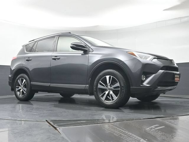 Used 2018 Toyota RAV4 XLE AWD/4WD image 35