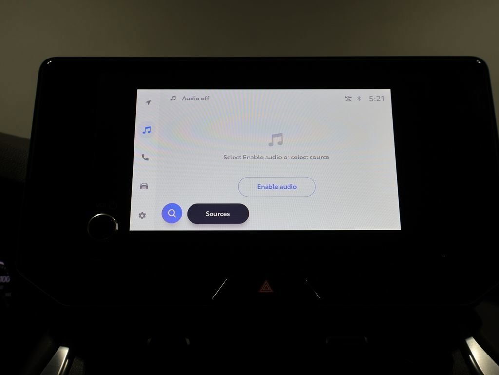 Used 2024 Toyota Venza LE image 27