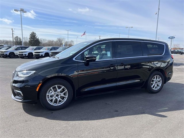 New 2025 Chrysler Pacifica Select image 33