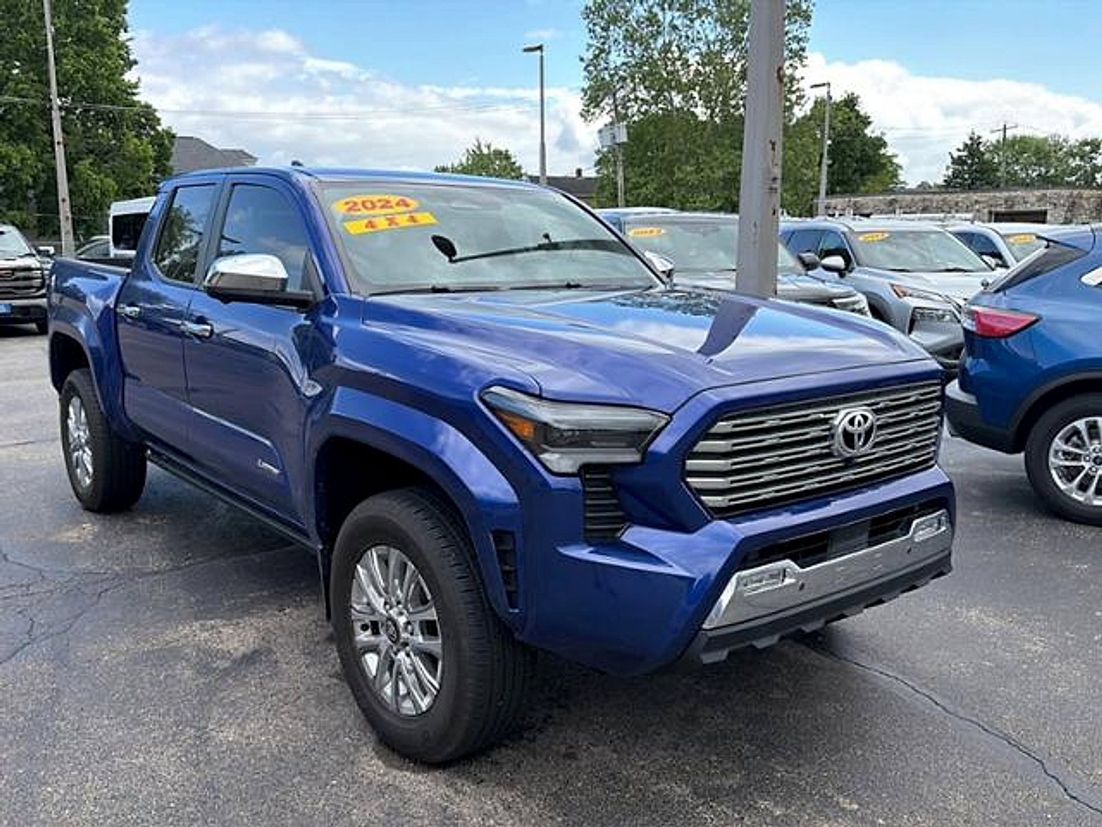 Used 2024 Toyota Tacoma Limited w/ Limited Package (LT) AWD/4WD image 1