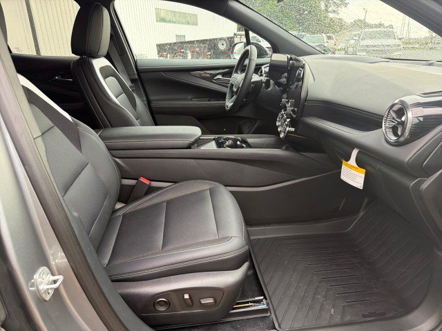 Used 2026 Chevrolet Blazer EV LT w/ Super Cruise Package FWD image 9