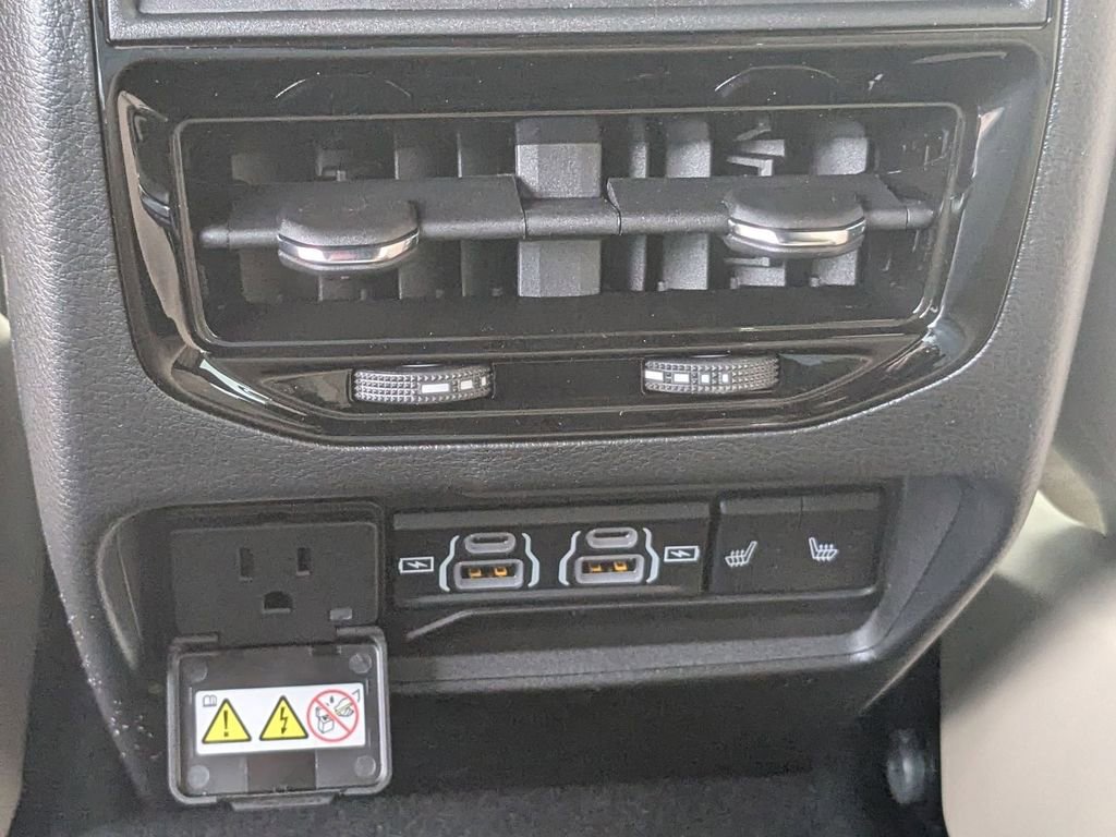 New 2025 Jeep Grand Cherokee Limited w/ Trailer Tow Package image 29