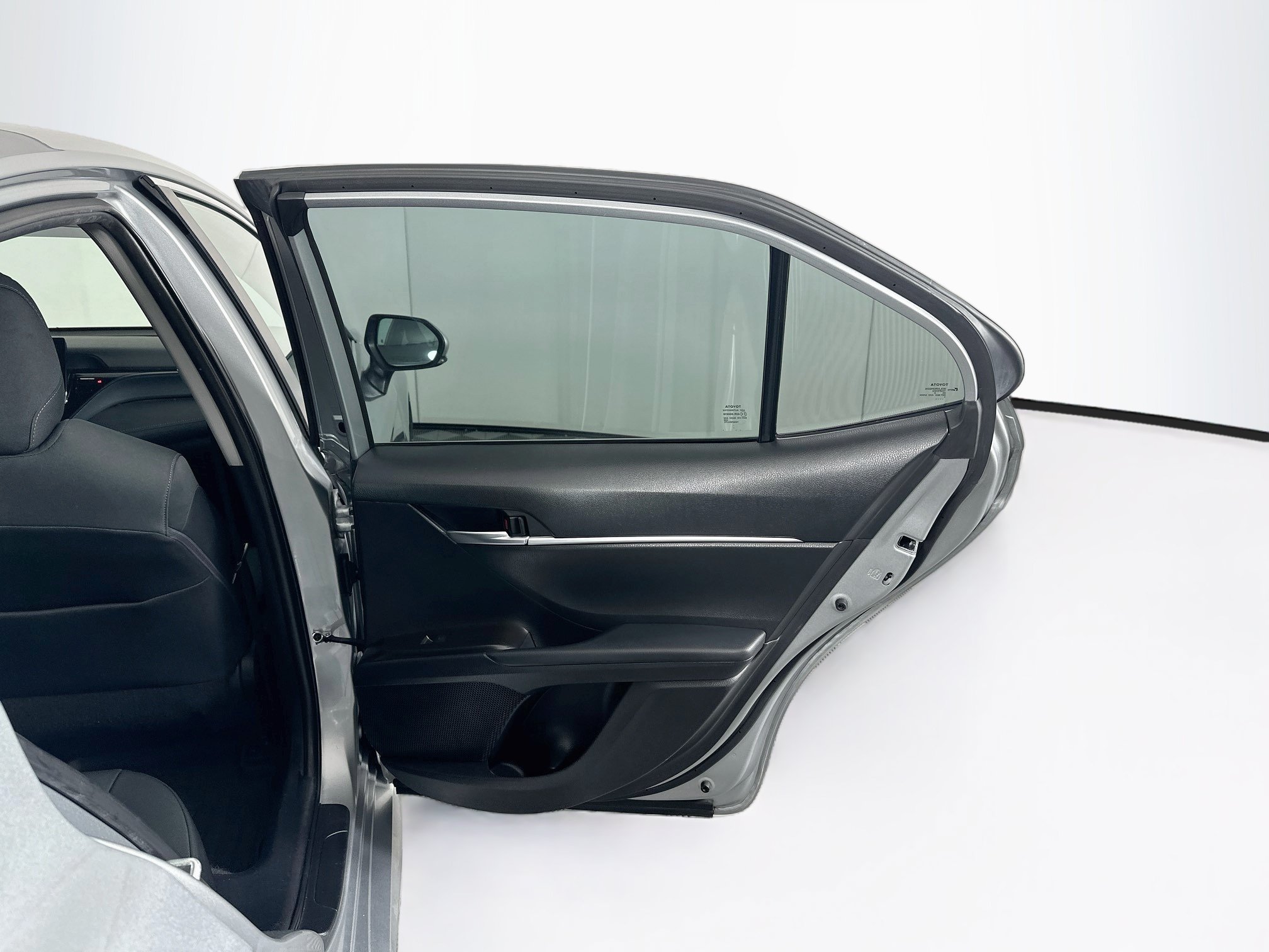 Used 2022 Toyota Camry LE FWD image 29