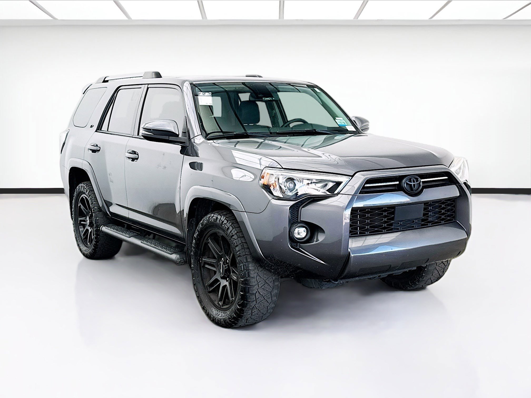 Used 2023 Toyota 4Runner SR5 Premium w/ Moonroof Package image 3