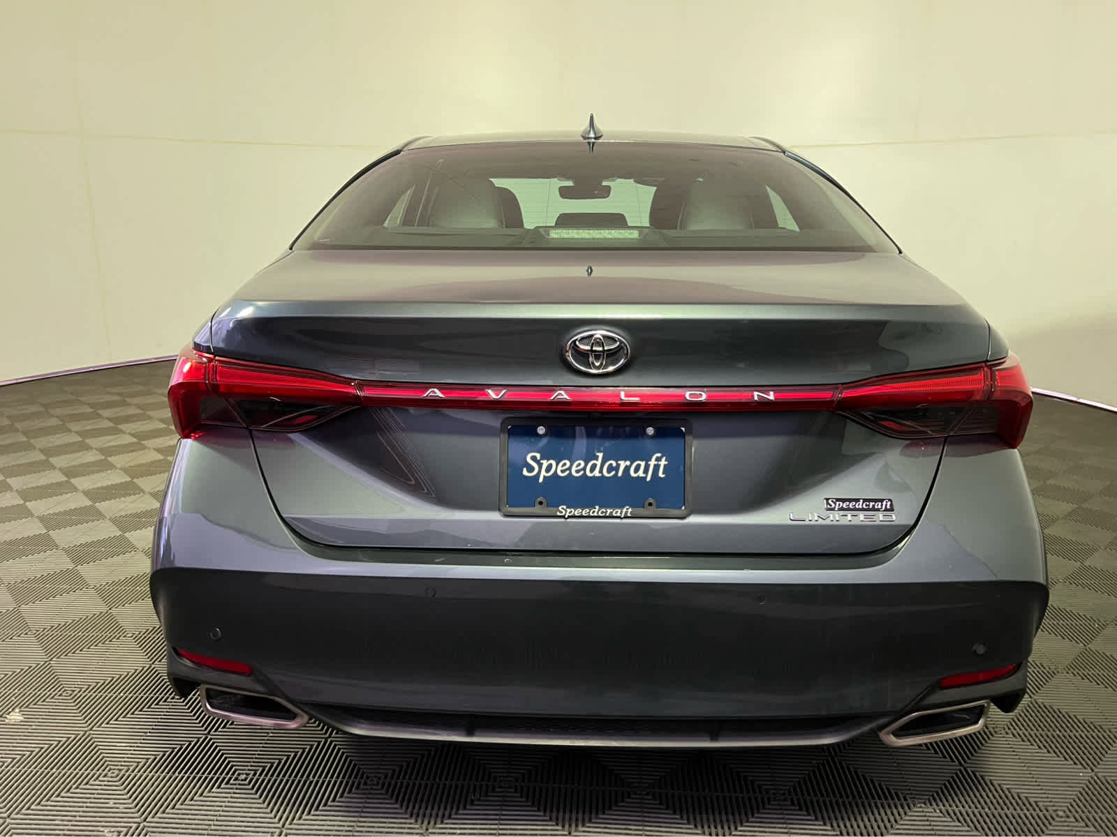 Used 2022 Toyota Avalon Limited w/ Advanced Safety Package FWD image 5