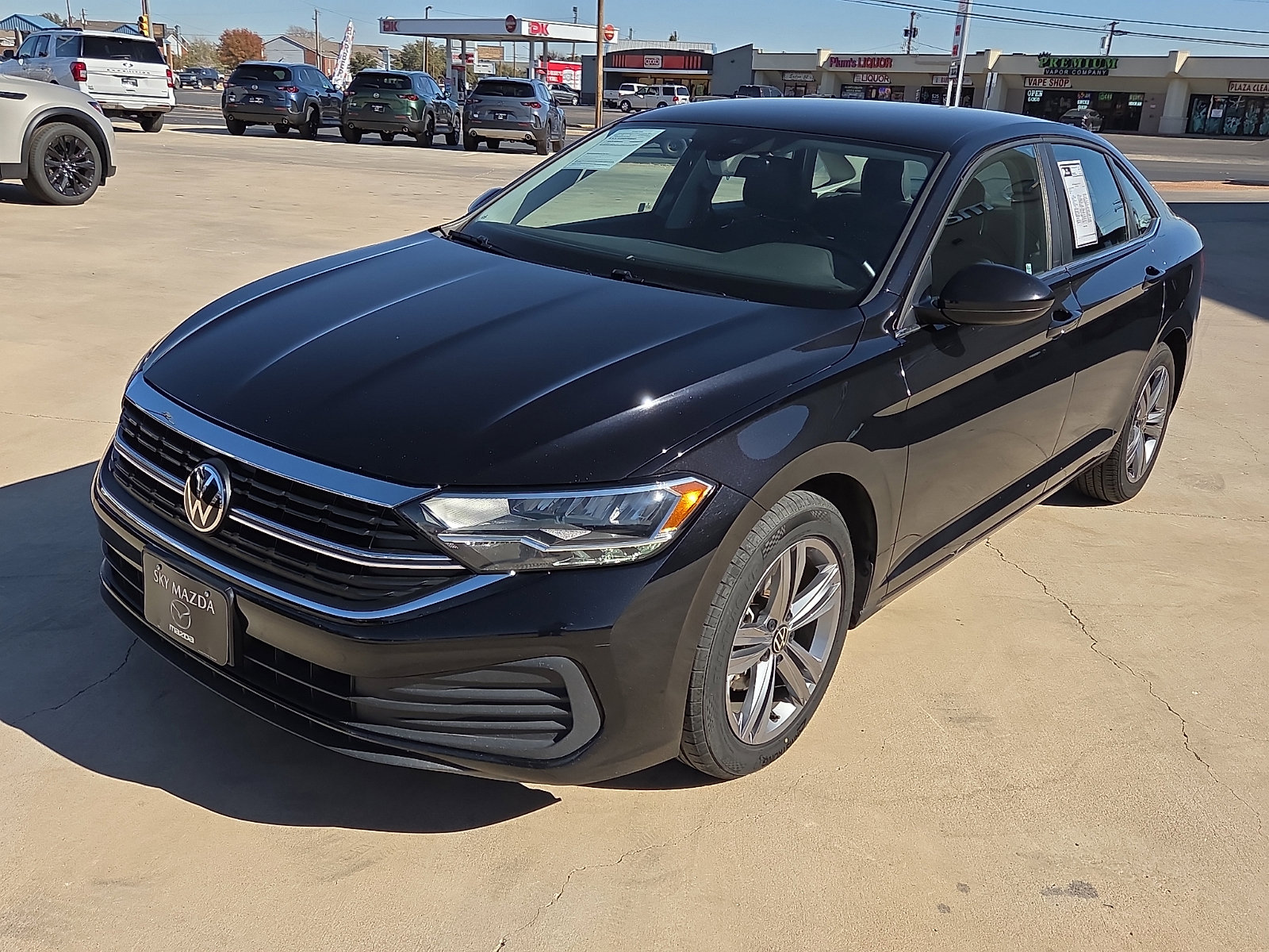 Used 2024 Volkswagen Jetta SE image 2