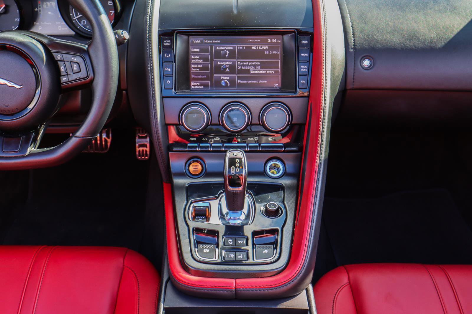 Used 2014 Jaguar F-TYPE S image 30