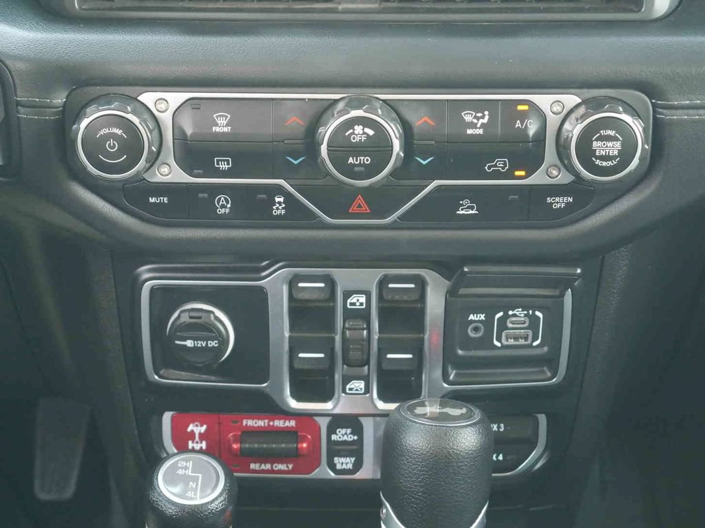 Used 2024 Jeep Wrangler Unlimited Rubicon AWD/4WD image 8
