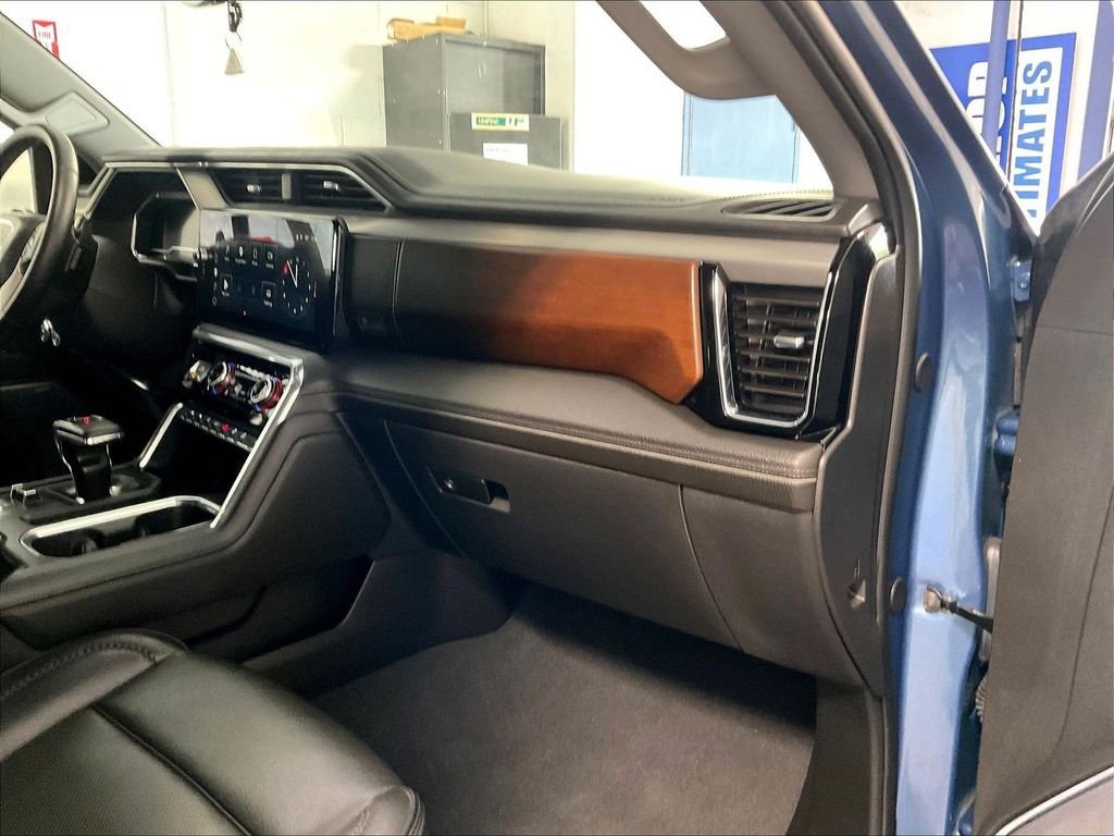 Used 2024 GMC Sierra 1500 Denali AWD/4WD image 13
