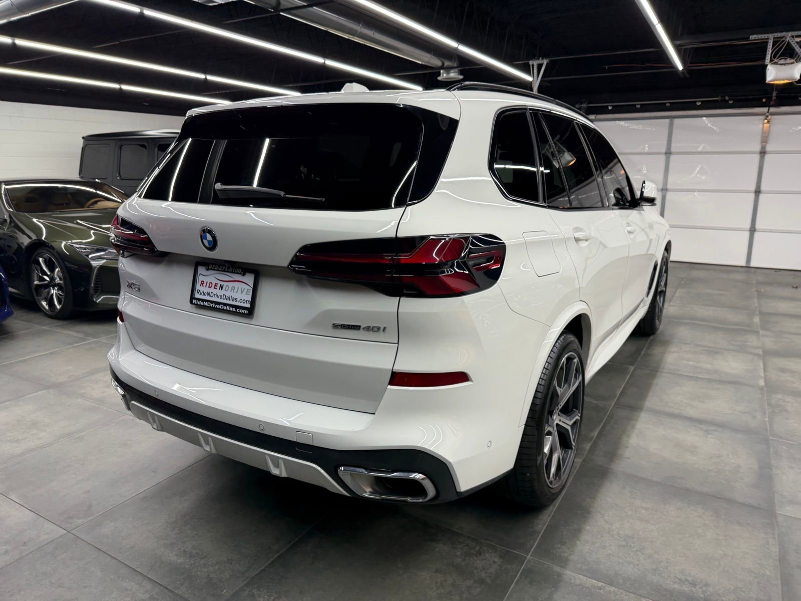 Used 2025 BMW X5 sDrive40i w/ M Sport Package image 7