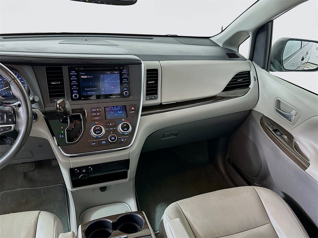 Used 2018 Toyota Sienna XLE image 20