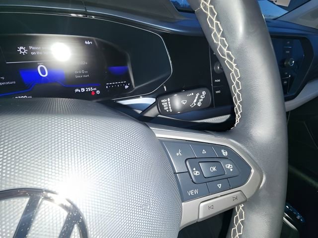 Used 2024 Volkswagen Taos SE image 26