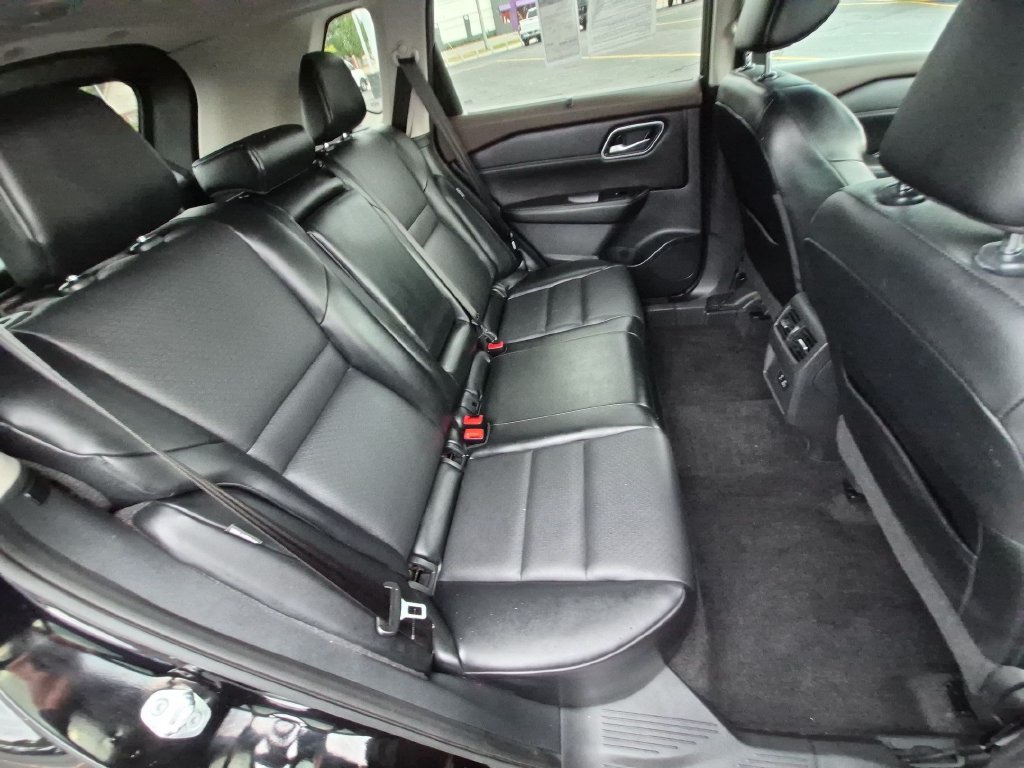 Used 2021 Nissan Rogue SV w/ Premium Package FWD image 27