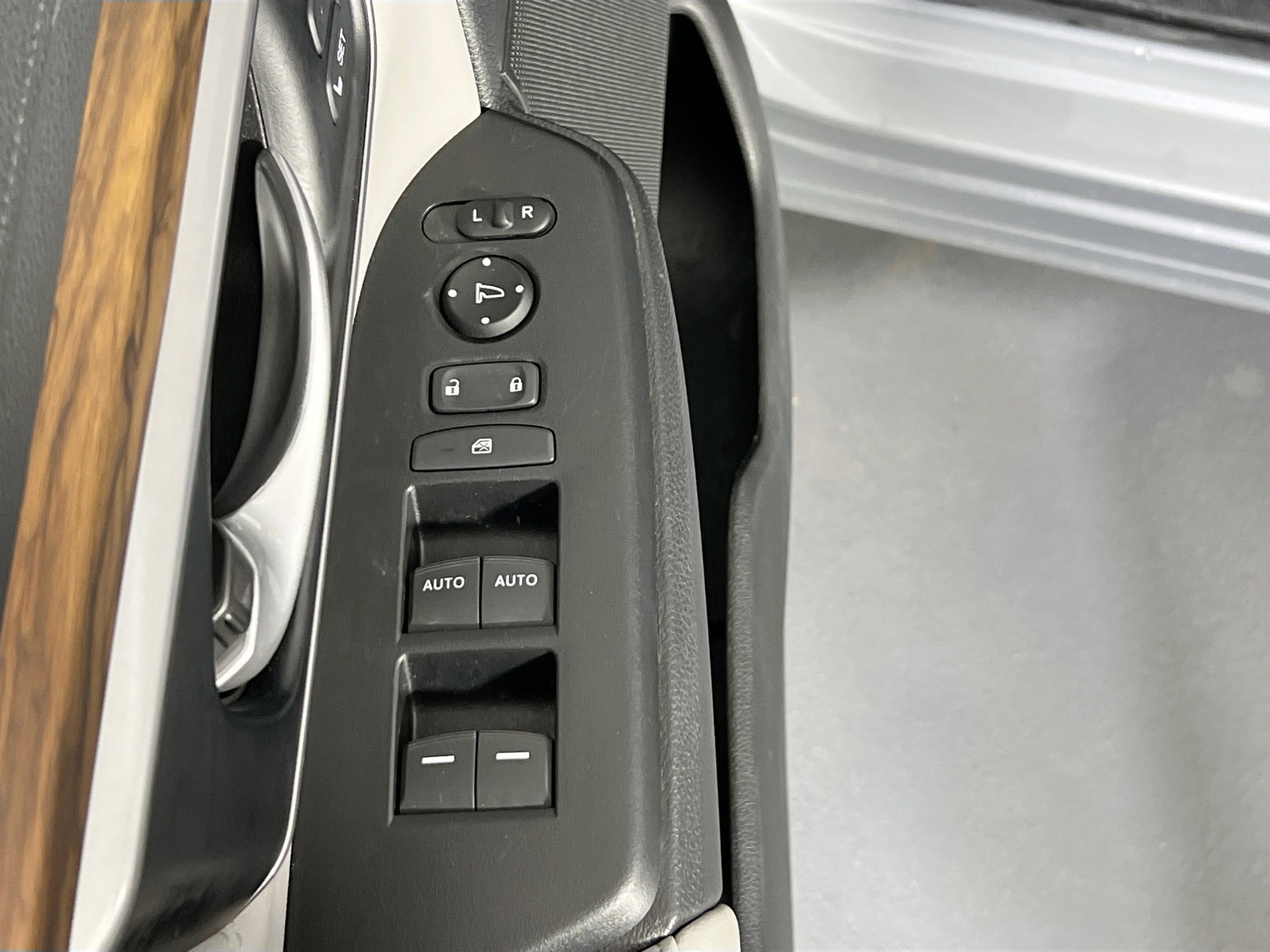 Used 2022 Honda CR-V EX-L image 17