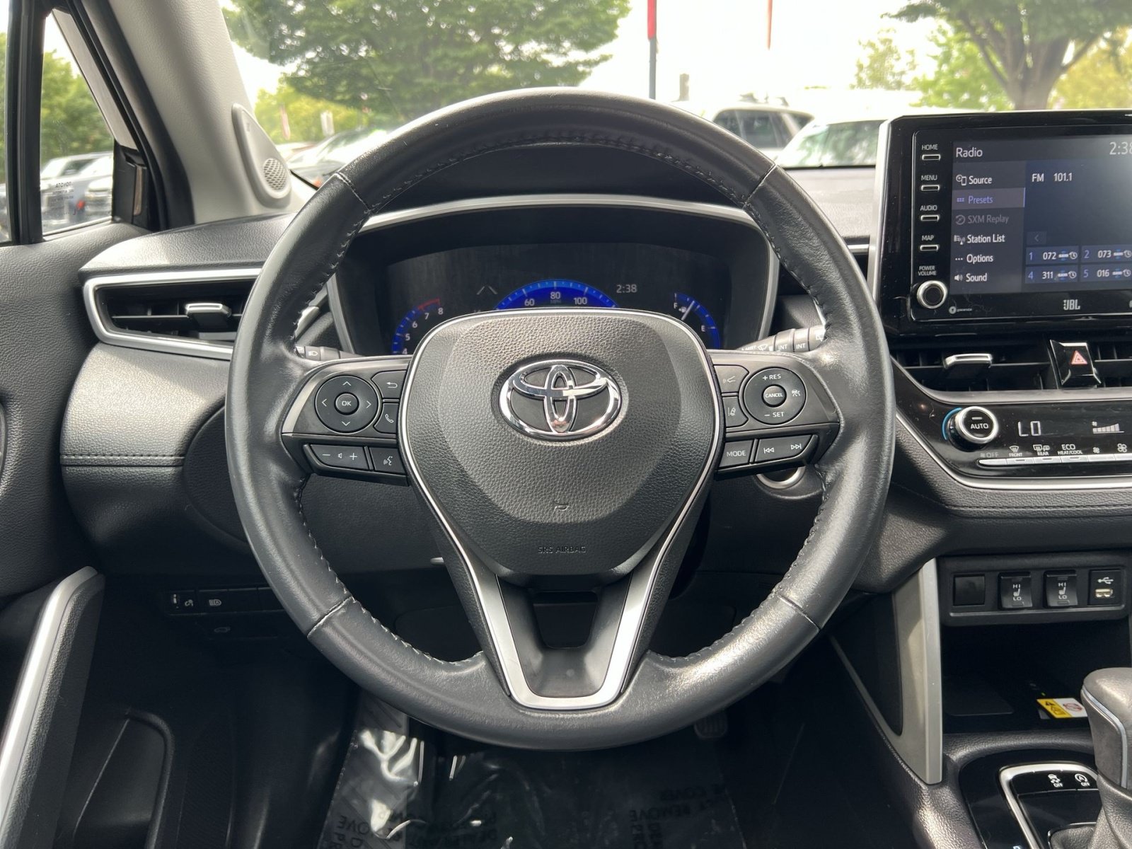 Used 2022 Toyota Corolla Cross XLE w/ Convenience Package AWD/4WD image 16