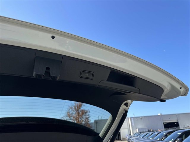 Used 2020 Volkswagen Atlas Cross Sport SE w/ Panoramic Sunroof Package image 14