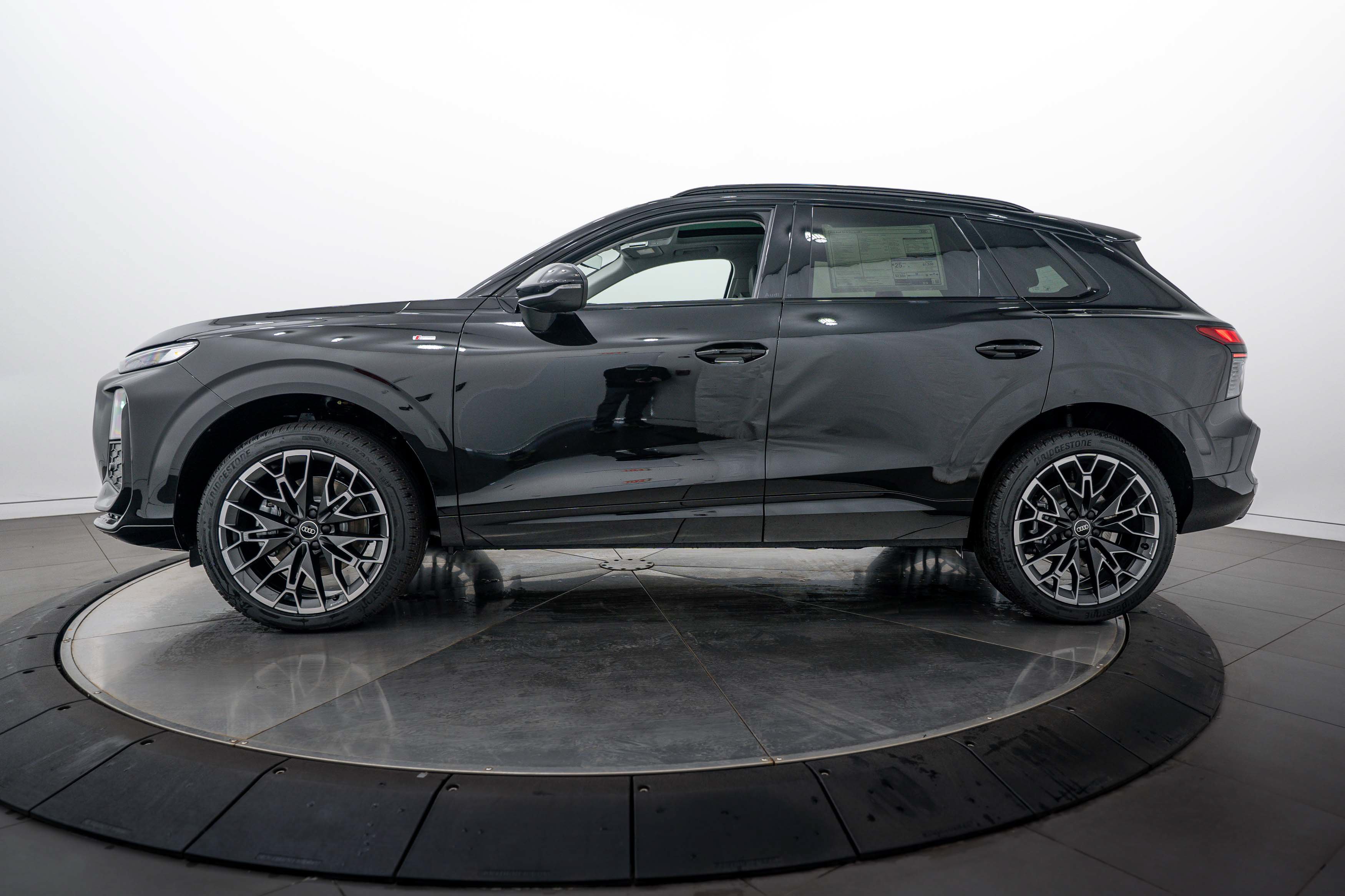 New 2026 Audi Q3 quattro 2.0T AWD/4WD image 6