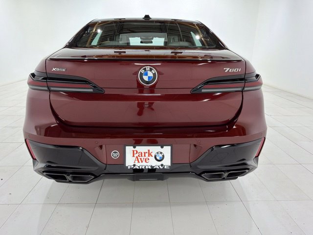 Used 2025 BMW 760i xDrive w/ Executive Package AWD/4WD image 4