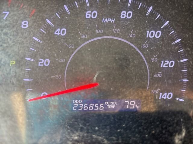 Used 2010 Toyota Camry LE image 3