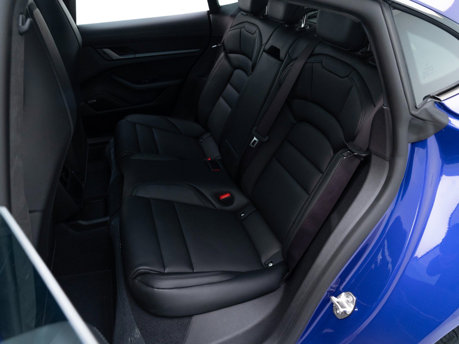 New 2026 Porsche Taycan GTS image 32